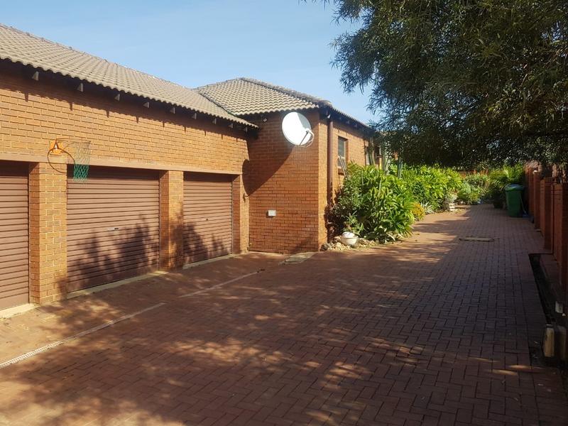 0 Bedroom Property for Sale in Vaaloewer Gauteng