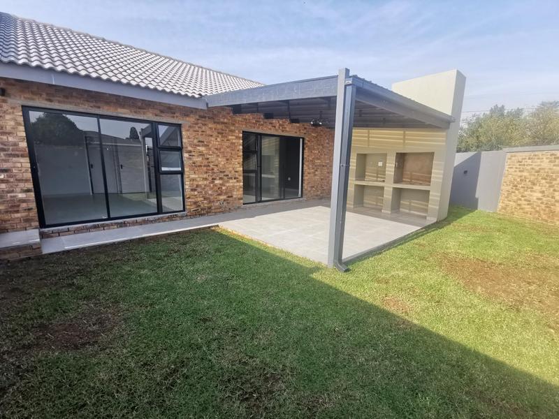 3 Bedroom Property for Sale in Kookrus Gauteng