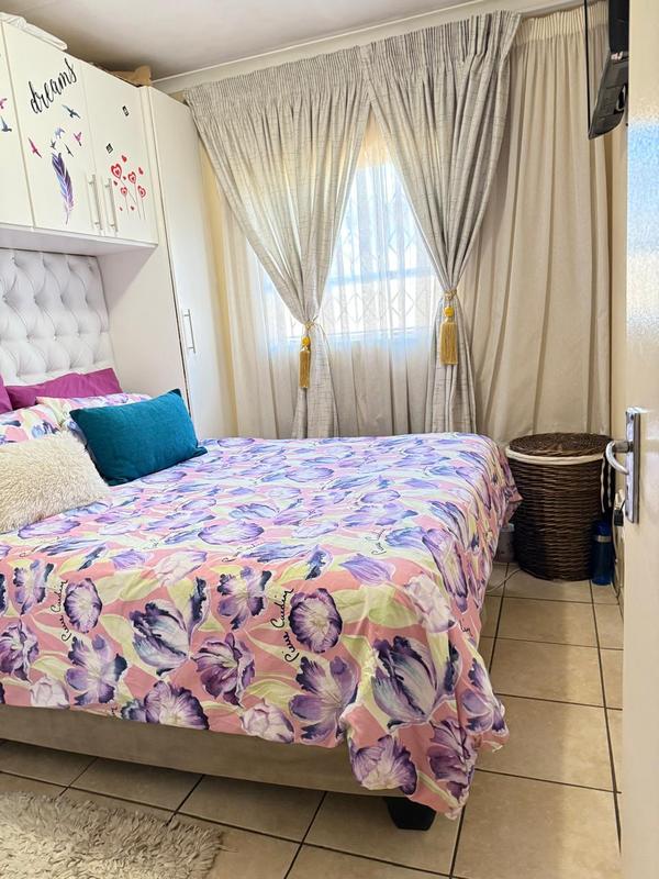 2 Bedroom Property for Sale in Clayville Gauteng