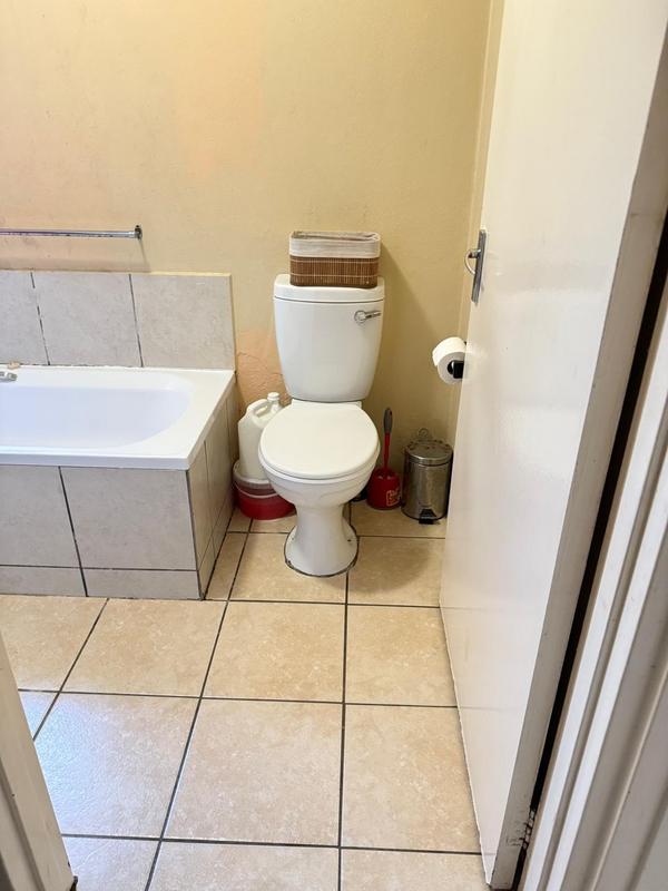 2 Bedroom Property for Sale in Clayville Gauteng