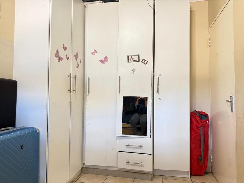 2 Bedroom Property for Sale in Clayville Gauteng