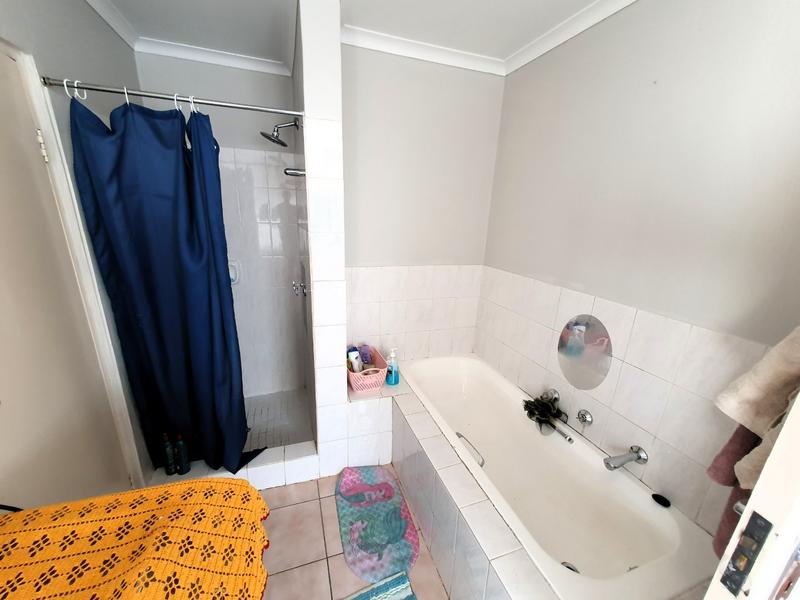 2 Bedroom Property for Sale in Dorandia Gauteng