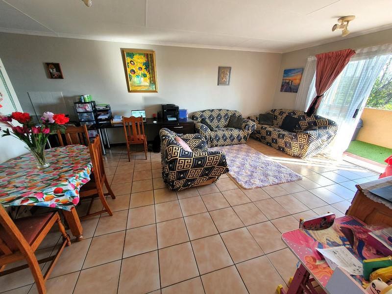 2 Bedroom Property for Sale in Dorandia Gauteng