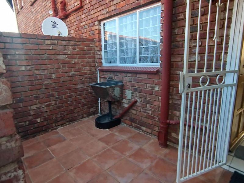 2 Bedroom Property for Sale in Freeway Park Gauteng