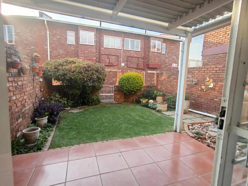 2 Bedroom Property for Sale in Freeway Park Gauteng