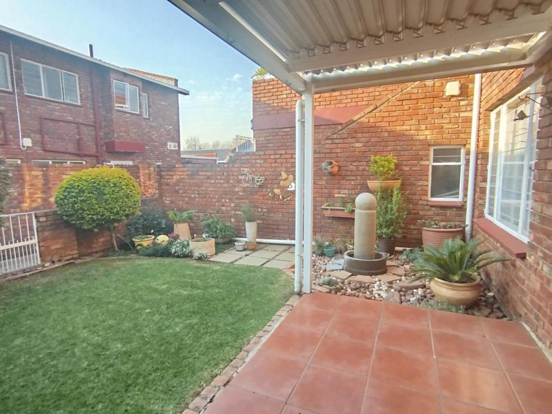 2 Bedroom Property for Sale in Freeway Park Gauteng