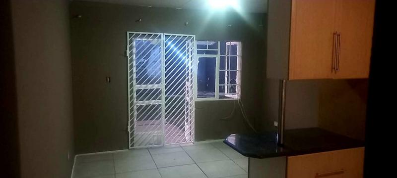 To Let 2 Bedroom Property for Rent in Bramley View Gauteng