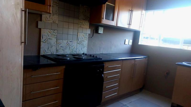 To Let 2 Bedroom Property for Rent in Bramley View Gauteng
