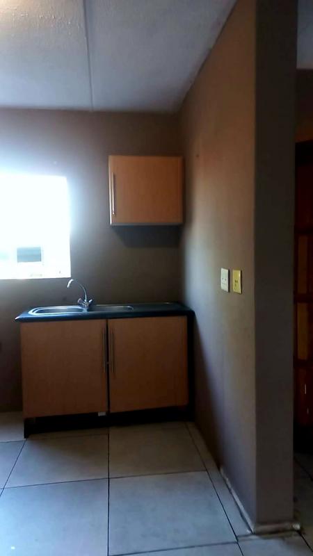 To Let 2 Bedroom Property for Rent in Bramley View Gauteng