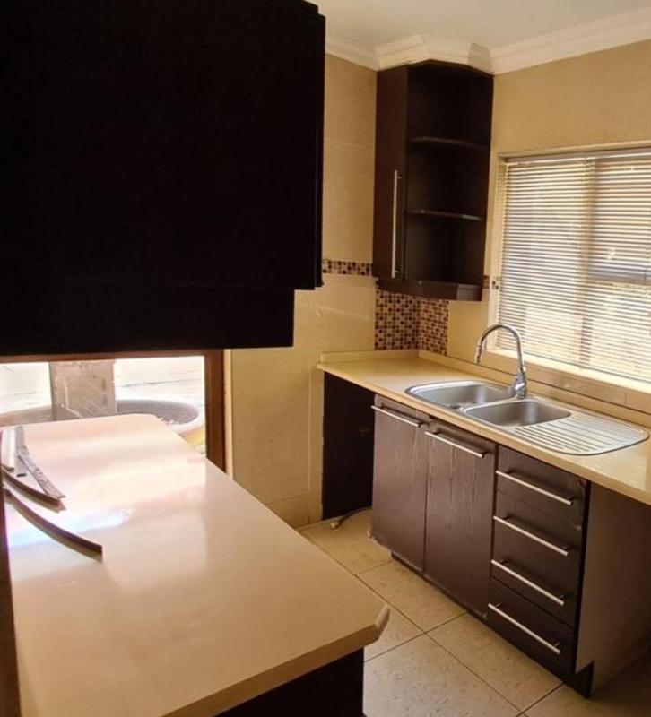 To Let 4 Bedroom Property for Rent in Kensington Gauteng