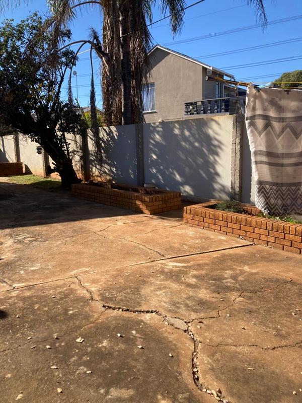 4 Bedroom Property for Sale in Wychwood Gauteng