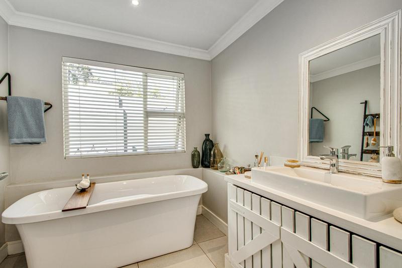 To Let 3 Bedroom Property for Rent in Fourways Gauteng