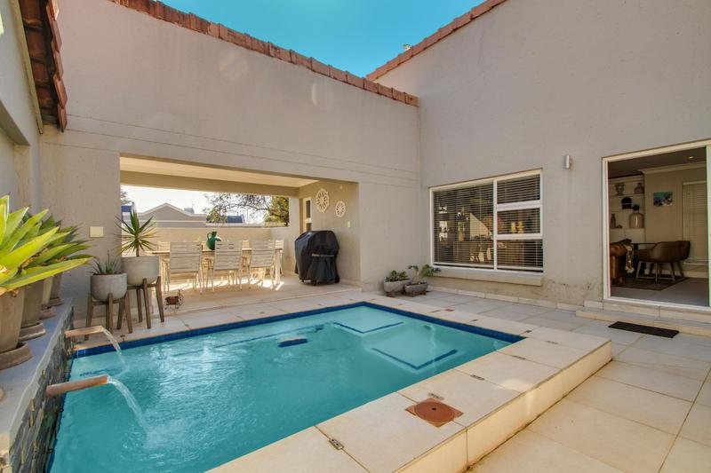 To Let 3 Bedroom Property for Rent in Fourways Gauteng