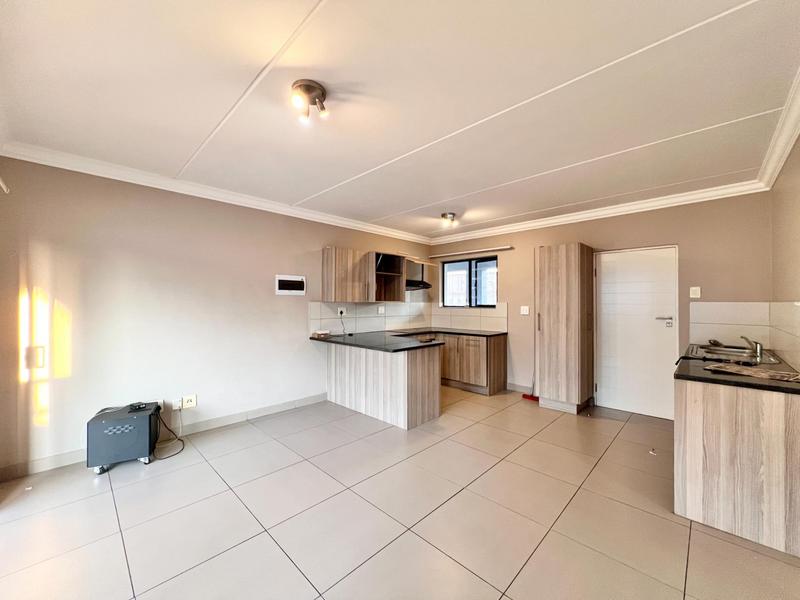 To Let 1 Bedroom Property for Rent in Broadacres Gauteng