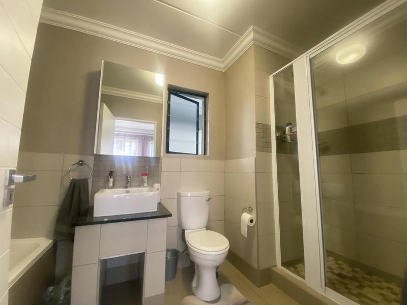 To Let 1 Bedroom Property for Rent in Broadacres Gauteng