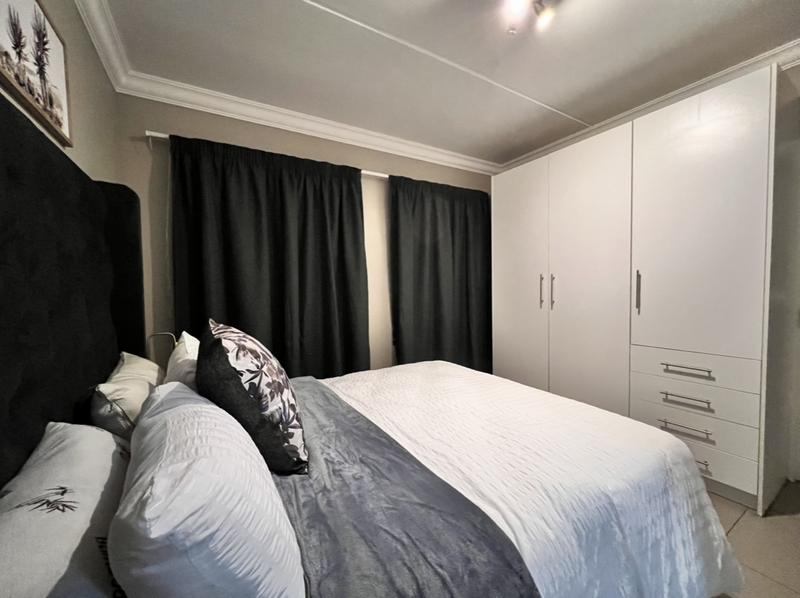 To Let 1 Bedroom Property for Rent in Broadacres Gauteng