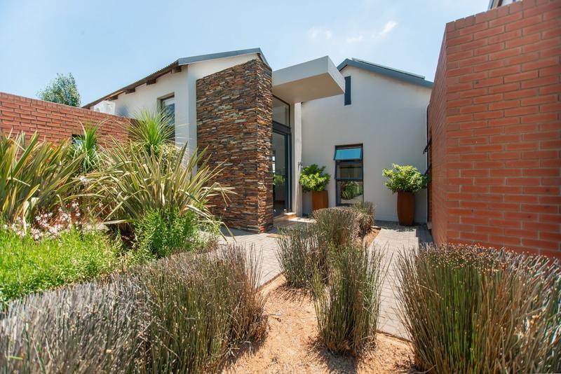 To Let 3 Bedroom Property for Rent in Copperleaf Estate Gauteng