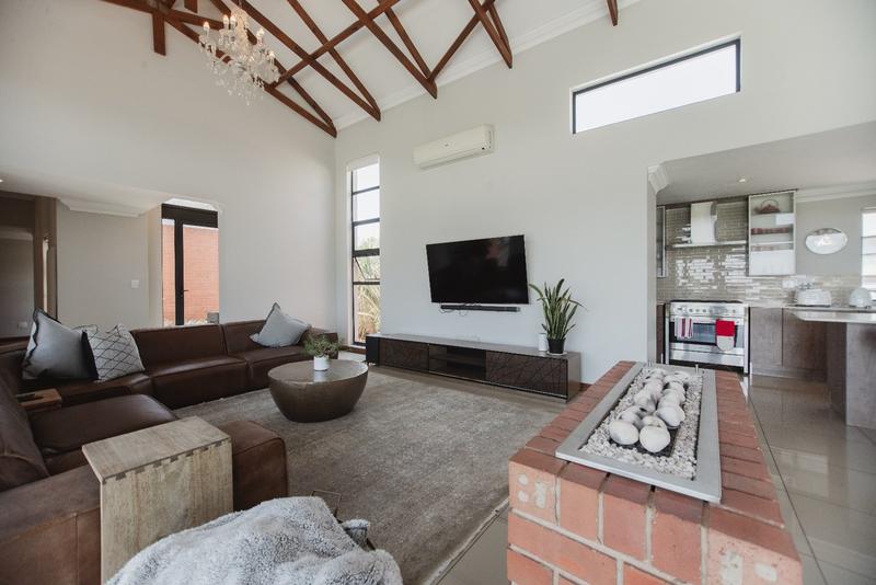 To Let 3 Bedroom Property for Rent in Copperleaf Estate Gauteng