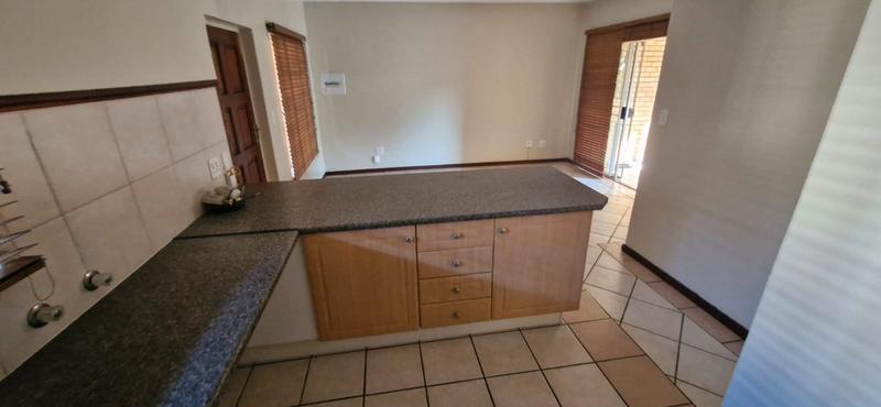 2 Bedroom Property for Sale in Monavoni Gauteng