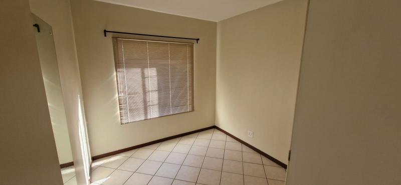 2 Bedroom Property for Sale in Monavoni Gauteng