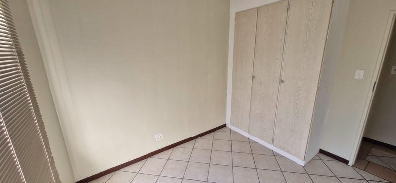 2 Bedroom Property for Sale in Monavoni Gauteng