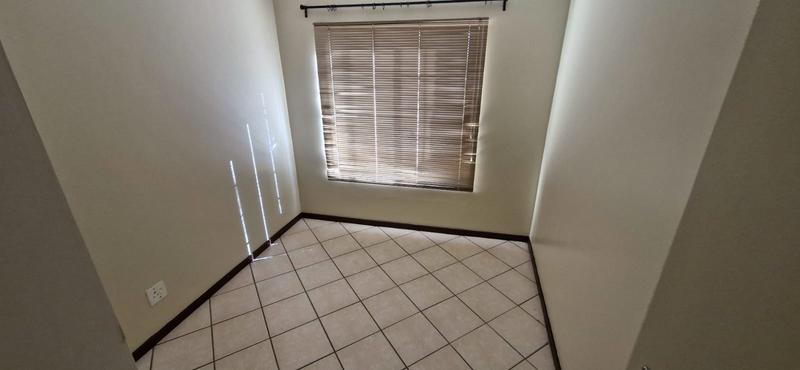 2 Bedroom Property for Sale in Monavoni Gauteng