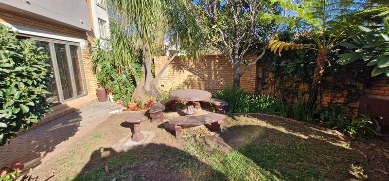2 Bedroom Property for Sale in Monavoni Gauteng