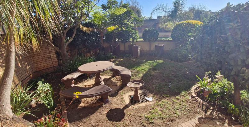 2 Bedroom Property for Sale in Monavoni Gauteng