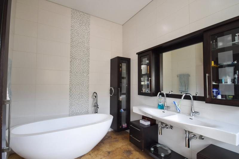4 Bedroom Property for Sale in Midstream Estate Gauteng