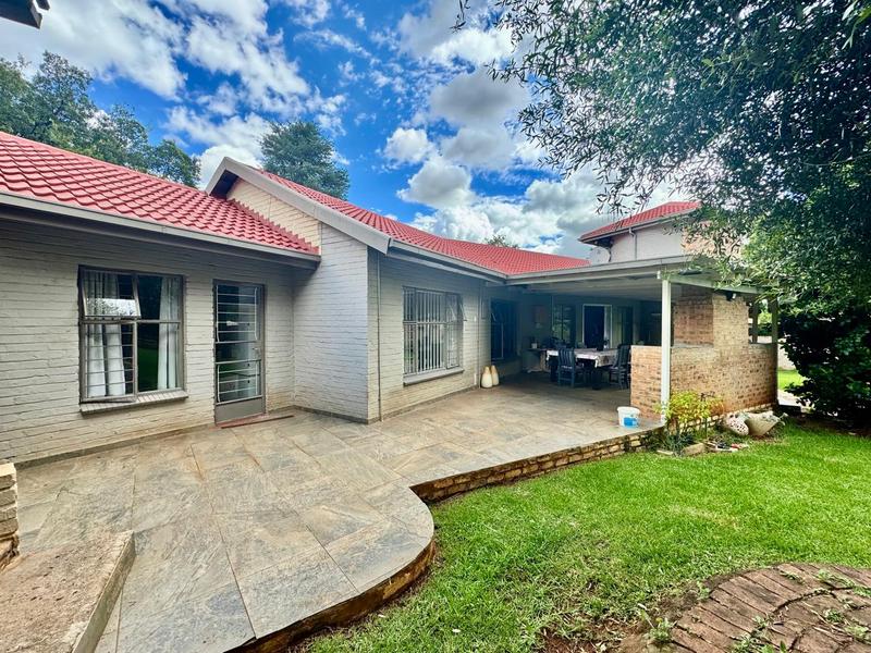 4 Bedroom Property for Sale in Wierda Park Gauteng