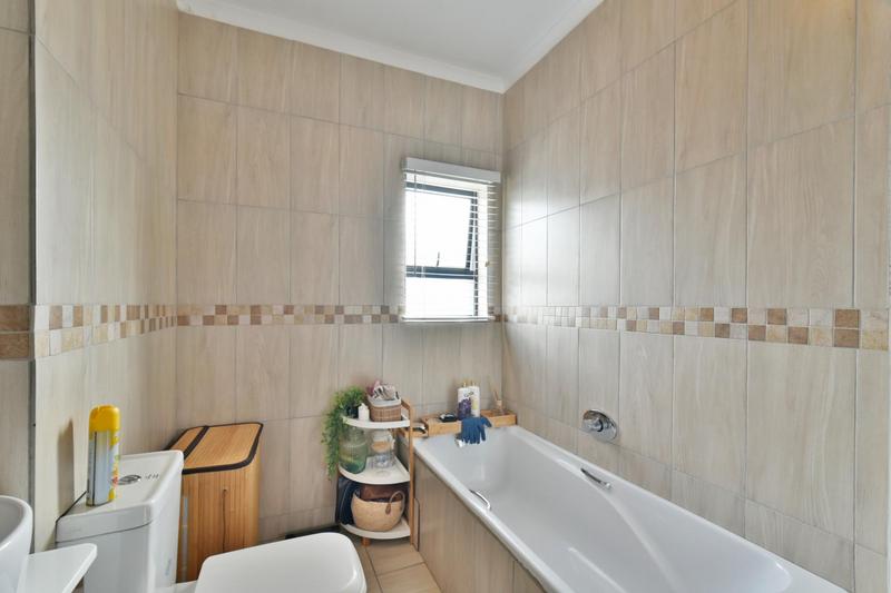 2 Bedroom Property for Sale in Honeydew Grove Gauteng