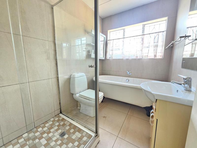 To Let 2 Bedroom Property for Rent in Northcliff Gauteng