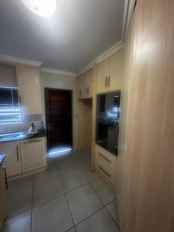 To Let 2 Bedroom Property for Rent in Theresa Park Gauteng