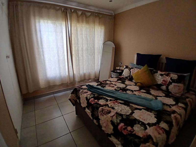 To Let 2 Bedroom Property for Rent in Theresa Park Gauteng