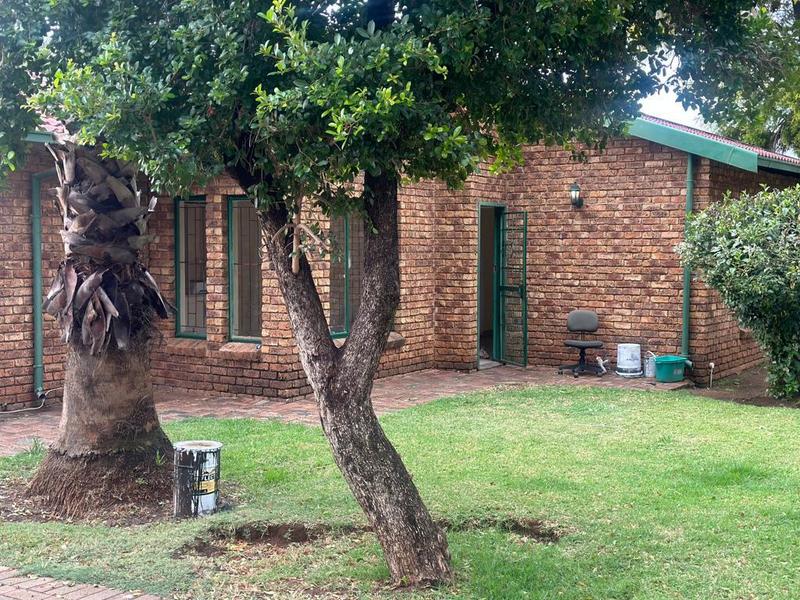 To Let 2 Bedroom Property for Rent in Theresa Park Gauteng