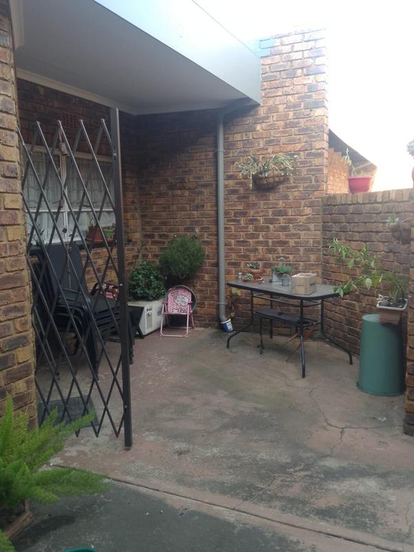 2 Bedroom Property for Sale in Petersfield Gauteng