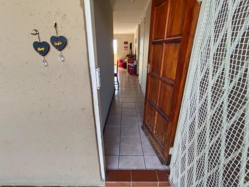 2 Bedroom Property for Sale in Dorandia Gauteng