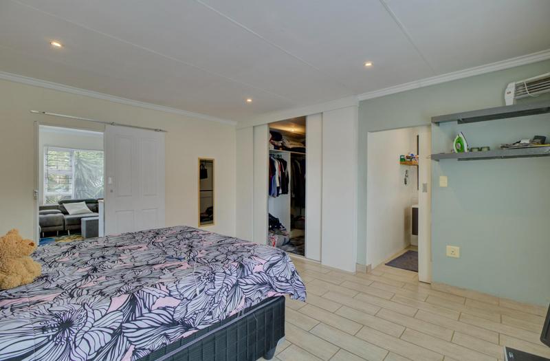 4 Bedroom Property for Sale in Sunninghill Gauteng