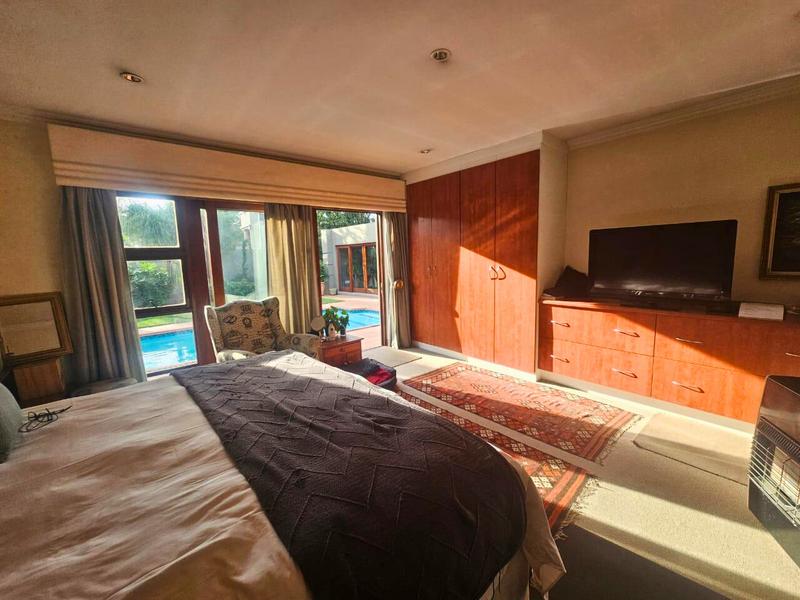 5 Bedroom Property for Sale in Glen Marais Gauteng