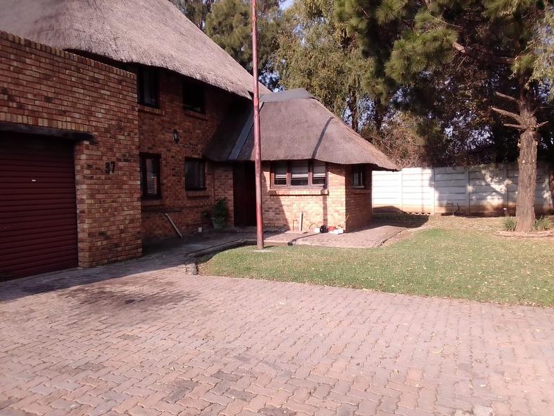 To Let 4 Bedroom Property for Rent in Pomona Gauteng