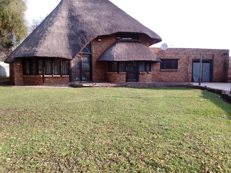 To Let 4 Bedroom Property for Rent in Pomona Gauteng