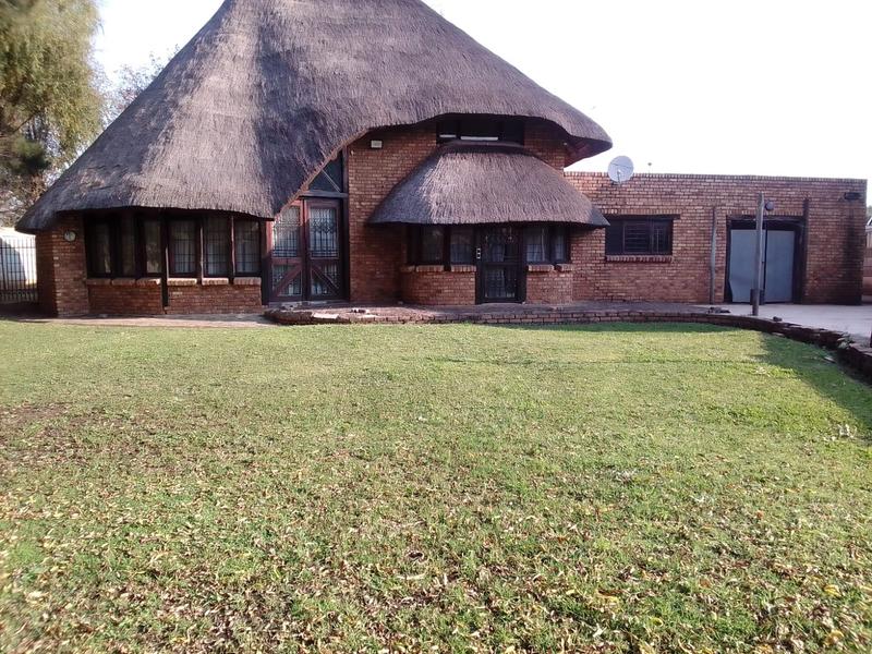 To Let 4 Bedroom Property for Rent in Pomona Gauteng