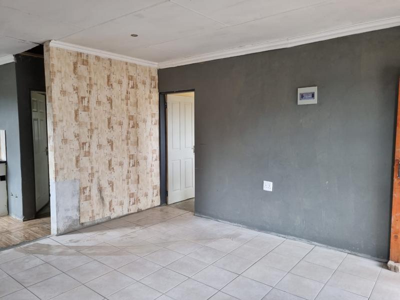 To Let 2 Bedroom Property for Rent in Austinview Gauteng