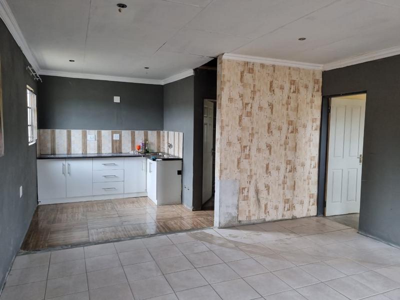 To Let 2 Bedroom Property for Rent in Austinview Gauteng