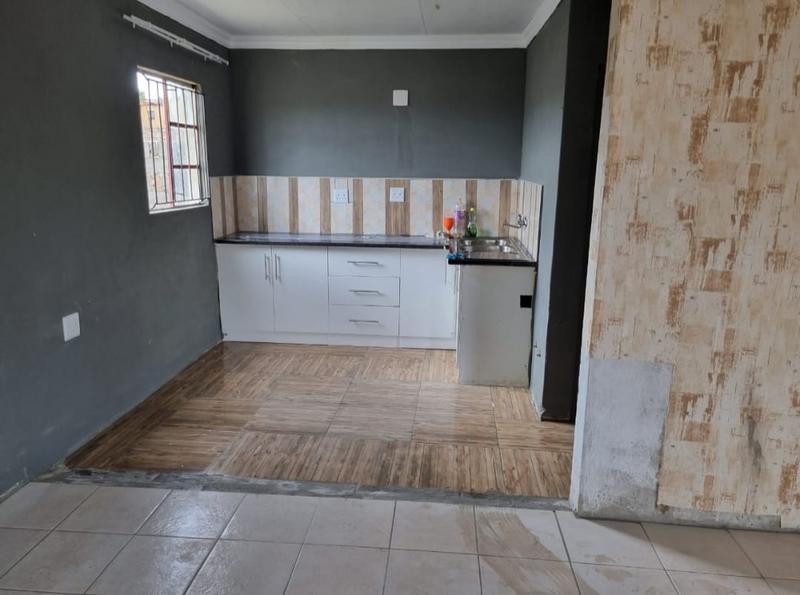 To Let 2 Bedroom Property for Rent in Austinview Gauteng