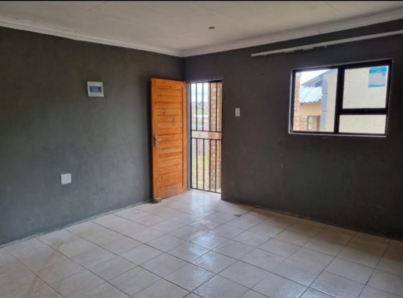To Let 2 Bedroom Property for Rent in Austinview Gauteng