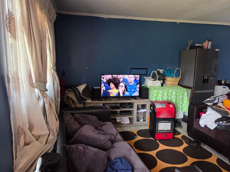 To Let 2 Bedroom Property for Rent in Austinview Gauteng