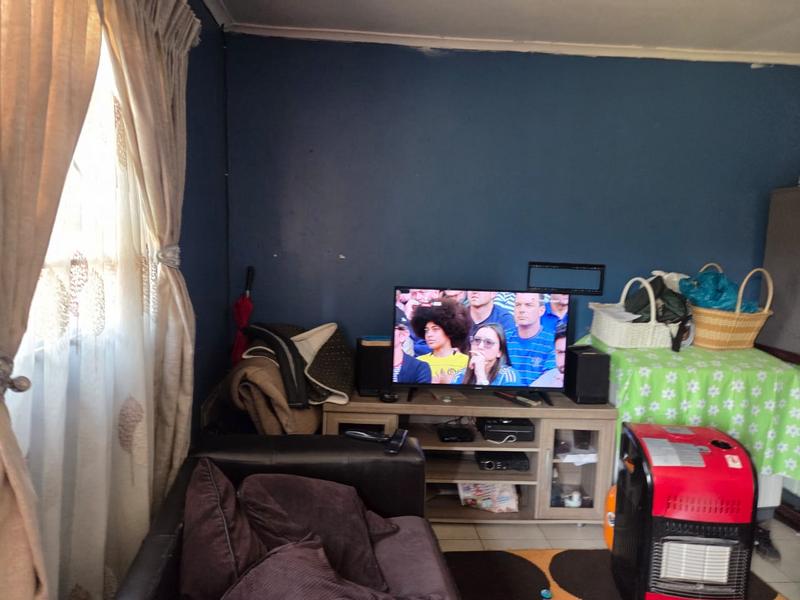 To Let 2 Bedroom Property for Rent in Austinview Gauteng