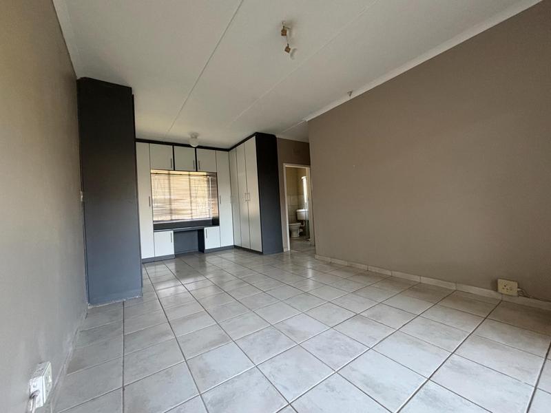 To Let 3 Bedroom Property for Rent in Dalpark Gauteng