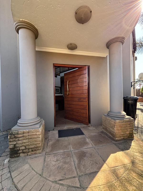 4 Bedroom Property for Sale in Sonneveld Gauteng